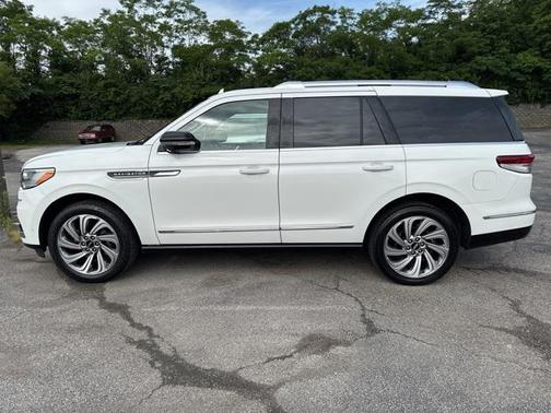 2022 Lincoln Navigator Reserve