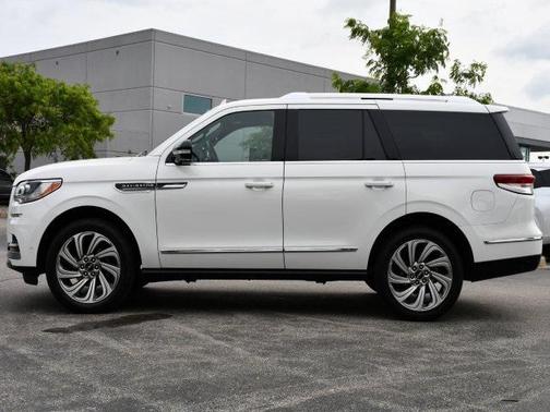 2022 Lincoln Navigator Reserve