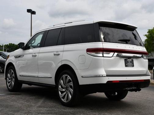 2022 Lincoln Navigator Reserve