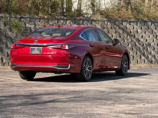 2024 Lexus ES 250 Base
