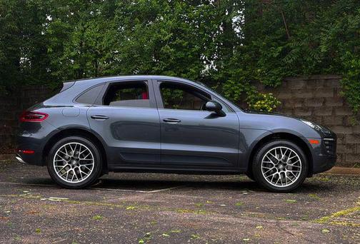 Black 2017 Porsche Macan Macan