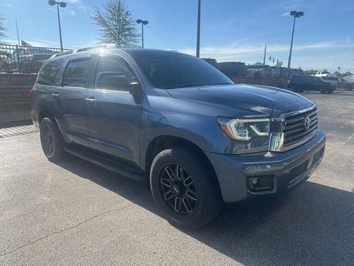 2022 Toyota Sequoia SR5