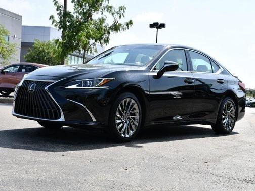 2024 Lexus ES 300h Luxury