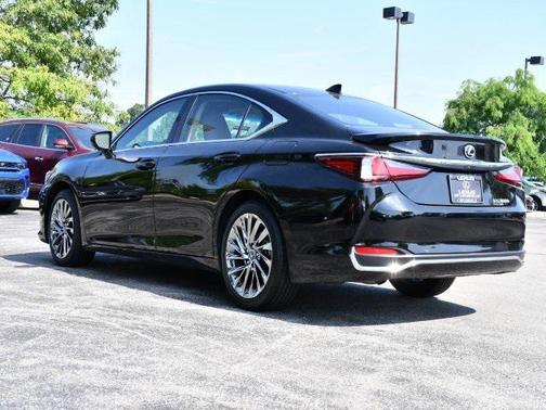 2024 Lexus ES 300h Luxury