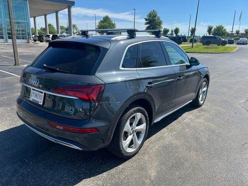 Manhattan Gray Metallic 2021 Audi Q5 45 Premium Plus