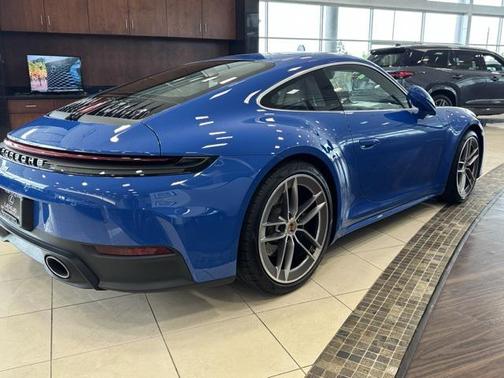 2025 Porsche 911 Carrera