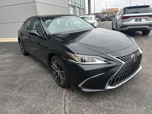 2022 Lexus ES 300h Base