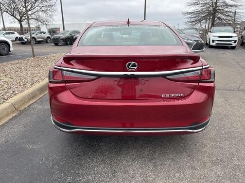 2025 Lexus ES 300h Ultra Luxury