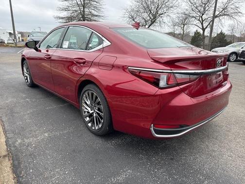 2025 Lexus ES 300h Ultra Luxury