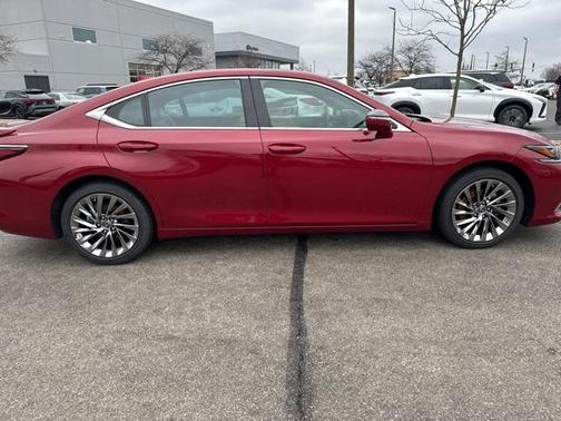 2025 Lexus ES 300h Ultra Luxury