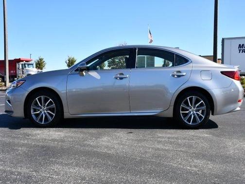 2017 Lexus ES 300h Base