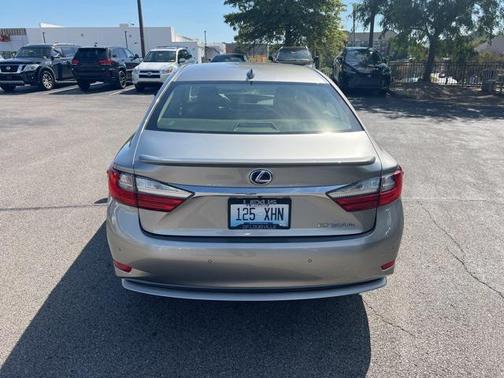 2017 Lexus ES 300h Base