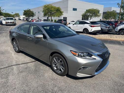 2017 Lexus ES 300h Base