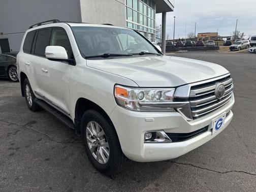 2017 Toyota Land Cruiser Base