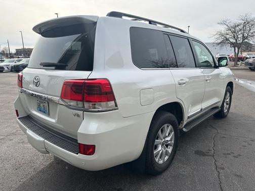 2017 Toyota Land Cruiser Base