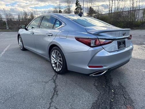2023 Lexus ES 350 Ultra Luxury