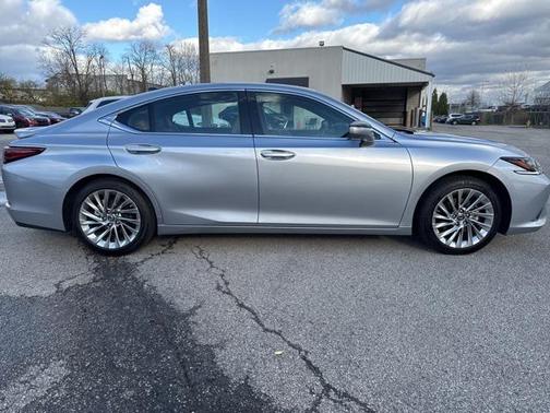 2023 Lexus ES 350 Ultra Luxury