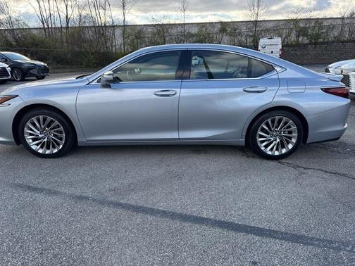 2023 Lexus ES 350 Ultra Luxury
