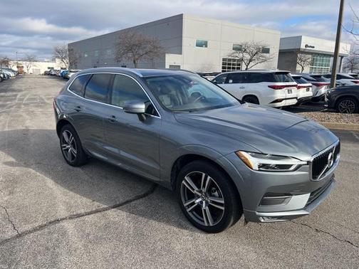 2021 Volvo XC60 T5 Momentum