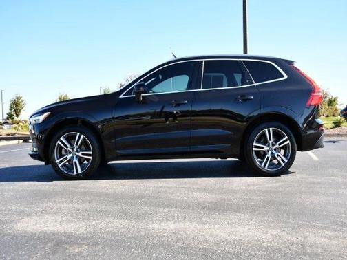 2020 Volvo XC60 T5 Momentum