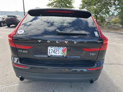 2020 Volvo XC60 T5 Momentum