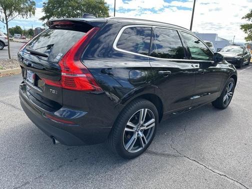 2020 Volvo XC60 T5 Momentum