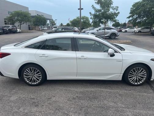 2021 Toyota Avalon Hybrid Limited