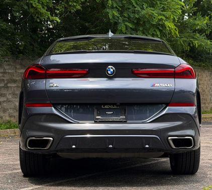 Arctic Gray Metallic 2022 BMW X6 M50i