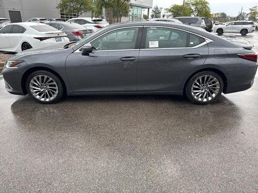 2025 Lexus ES 300h Ultra Luxury