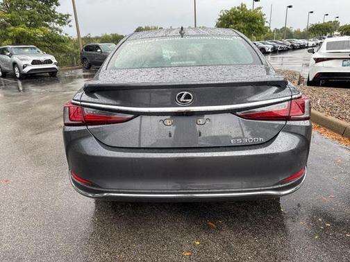 2025 Lexus ES 300h Ultra Luxury