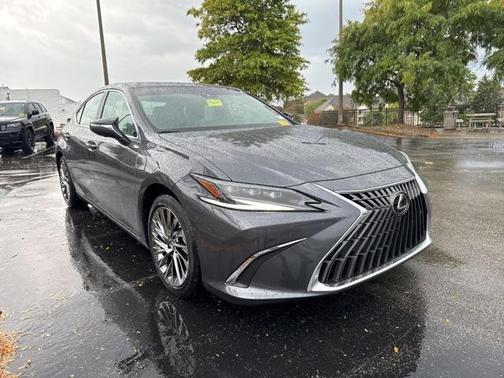 2025 Lexus ES 300h Ultra Luxury