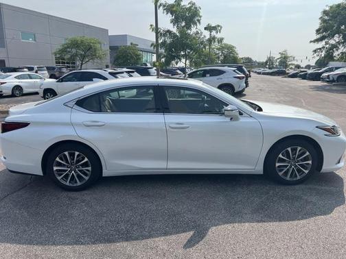 2022 Lexus ES 350 Base