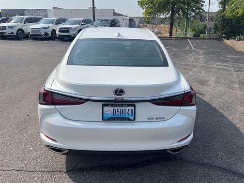 2022 Lexus ES 350 Base
