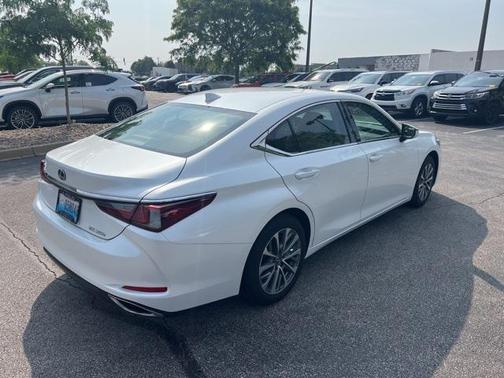 2022 Lexus ES 350 Base