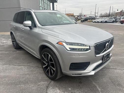 2020 Volvo XC90 T6 Momentum