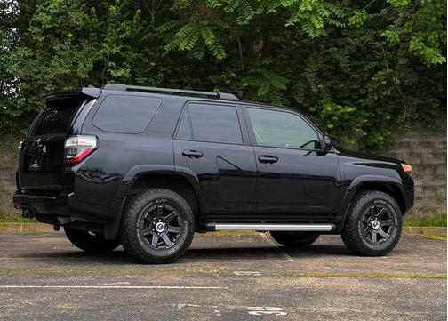 Midnight Black Metallic 2021 Toyota 4Runner Trail Special Edition