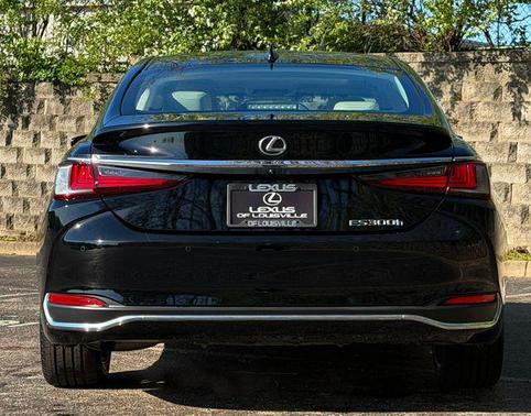 Obsidian 2023 Lexus ES 300h Base