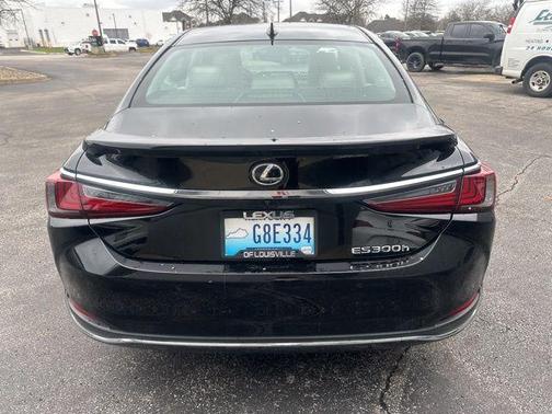 2023 Lexus ES 300h Base