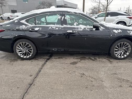 2025 Lexus ES 300h Ultra Luxury