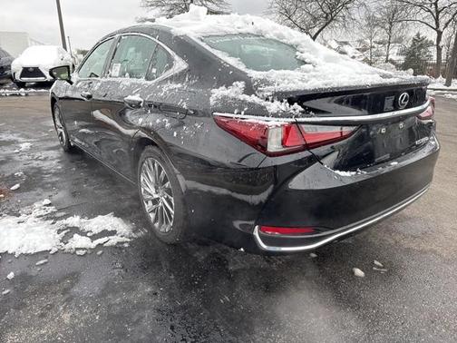 2025 Lexus ES 300h Ultra Luxury