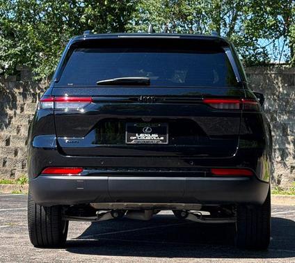 Diamond Black Crystal Pearlcoat 2024 Jeep Grand Cherokee Altitude