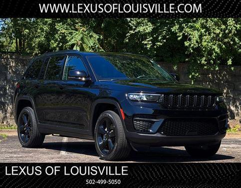 Diamond Black Crystal Pearlcoat 2024 Jeep Grand Cherokee Altitude