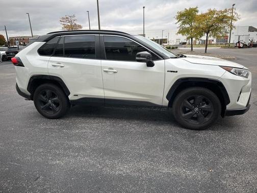 2020 Toyota RAV4 Hybrid SE