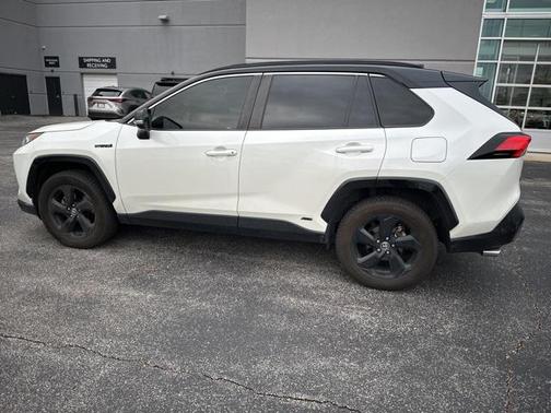 2020 Toyota RAV4 Hybrid SE