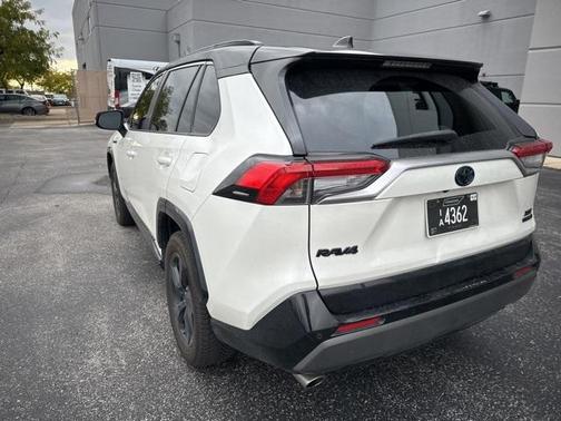 2020 Toyota RAV4 Hybrid SE