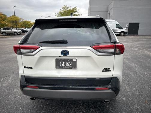 2020 Toyota RAV4 Hybrid SE