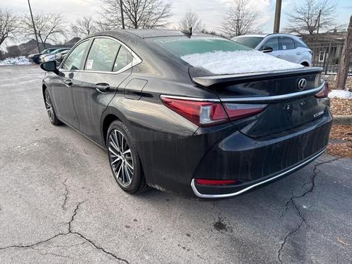 2025 Lexus ES 300h Base