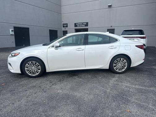 2017 Lexus ES 350 Base