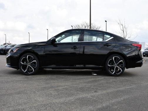 2023 Nissan Altima SR FWD