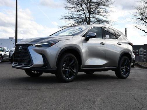 2026 Lexus NX 450h+ Luxury